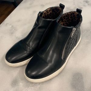 Wonder Nation black shoes